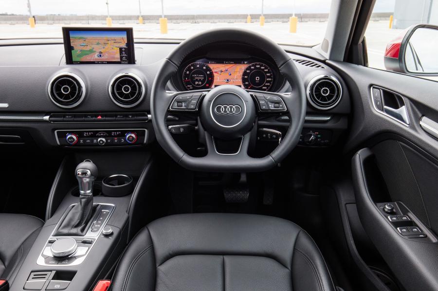 Панель приборов Audi A3 Sportback 1.4 TFSI (8V) 2016 года  (AU) (фото 6 из 7)